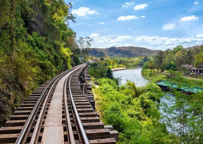 The must-sees from Bangkok to Chiang Mai - Erawan Park, Ayutthaya & night train - Photo of the day