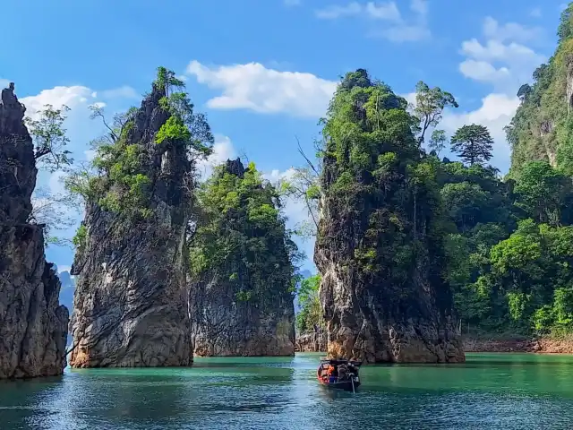 Découverte de Bangkok et de ses alentours, puis direction le sud du pays, de Khao Sok à Krabi