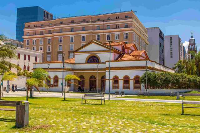 Viaje a Brasil al Carnaval de Río, con las cataratas de Iguazú y Paraty.
