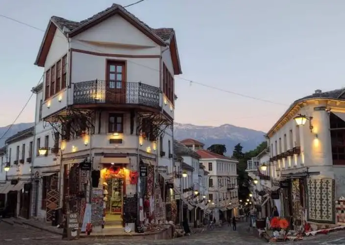 Selbstfahrer: Eine Woche in Albanien - Tirana - Archäologischer Park Apollonia - Gjirokastra - Tagesfoto