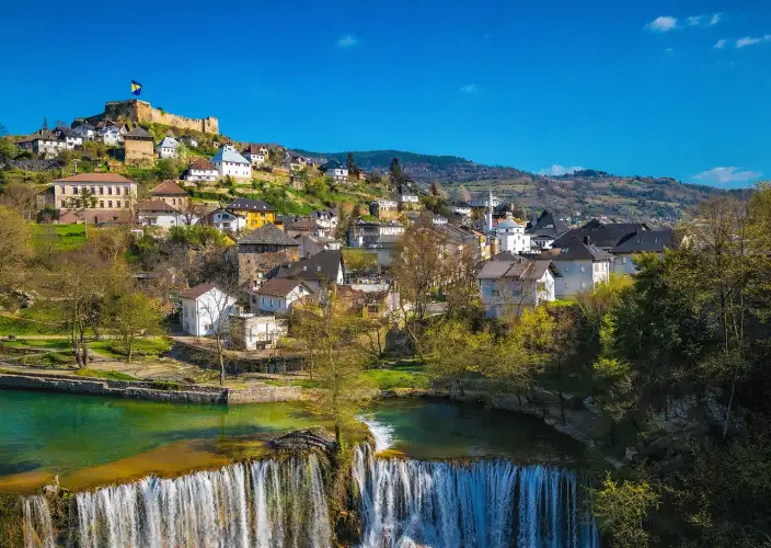 O Norte Escondido da Bósnia – Cascatas, Castelos & Tradições Gourmet - Jajce & Travnik: Bósnia Real & Elegância Otomana - Foto do dia
