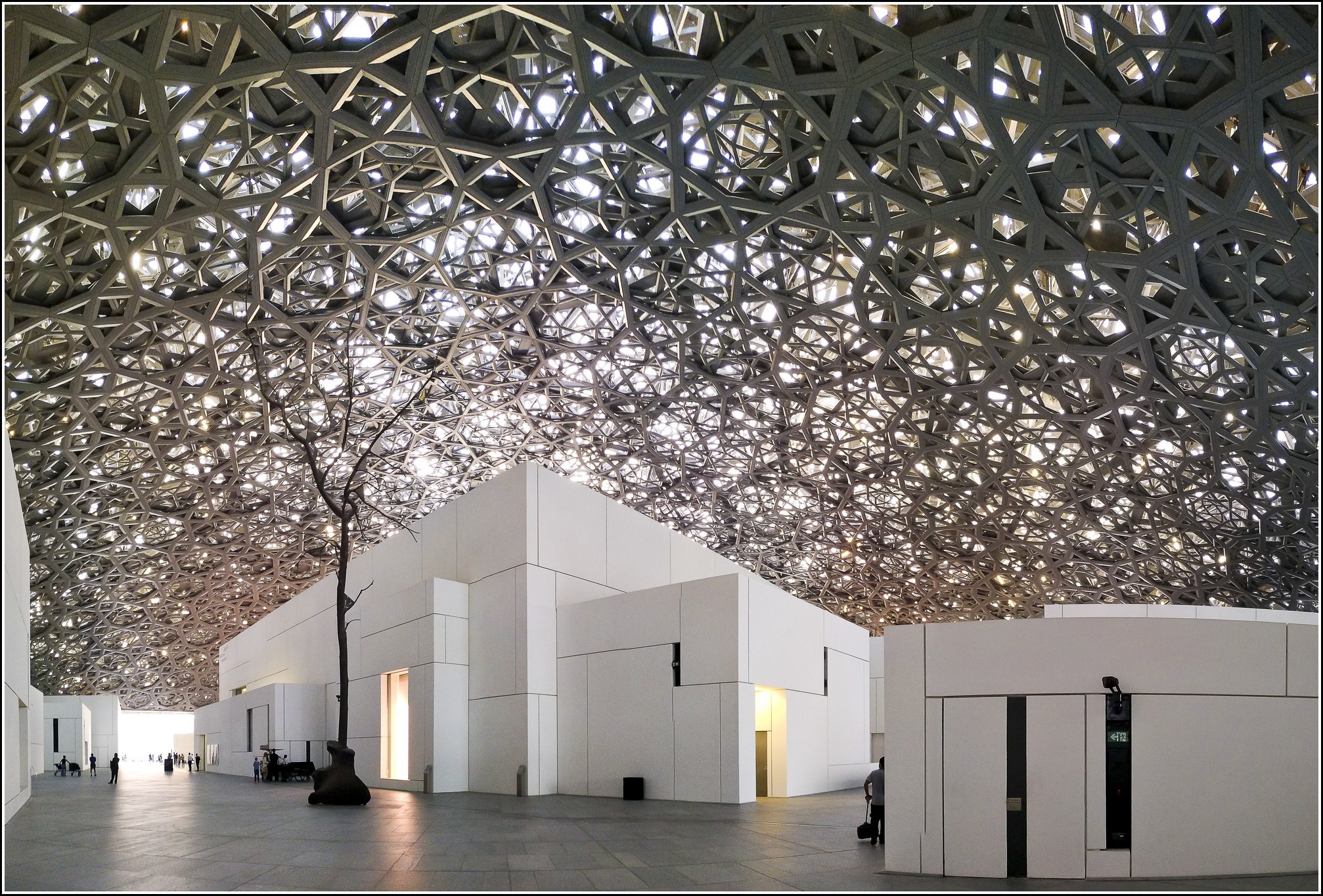 Ultieme VAE-ervaring: 7 dagen vol cultuur, avontuur & luxe - Abu Dhabi Stadsrondleiding & Louvre Museum 🕌🏰🎨 - Foto van de dag