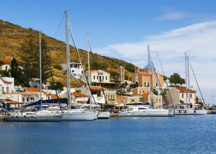 Navigazione in barca a vela nelle Cicladi - Imbarco a Kea - Foto del giorno