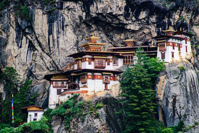 6 notti, 7 giorni di viaggio culturale in Bhutan.