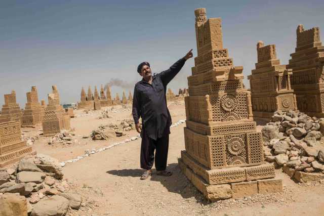 Visit to the Indus civilization in southern Pakistan: Karachi, Mohenjo-Daro, Multan, Harappa, Lahore, Islamabad.