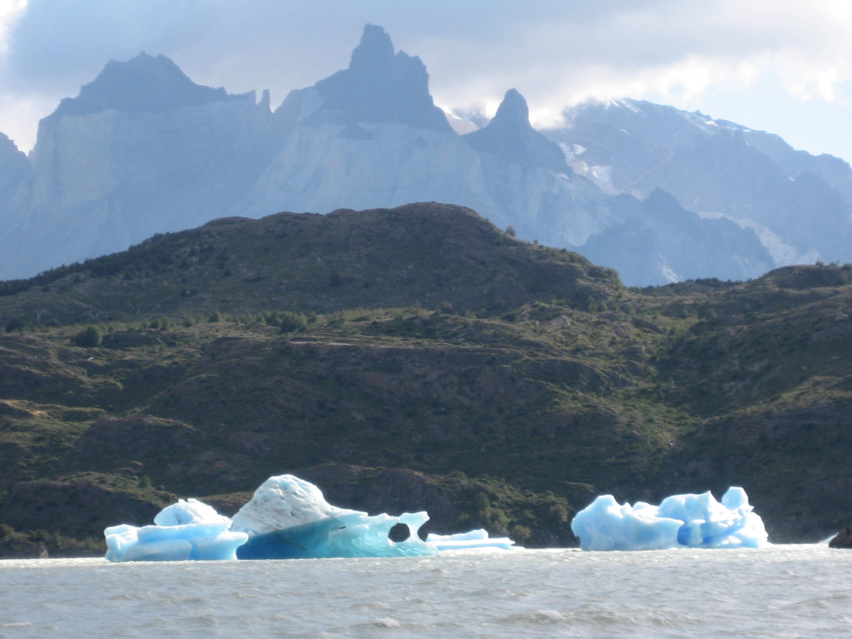 Balade nature en Patagonie chilienne et argentine. - Randonnée en liberté vers le glacier Grey – Las Torres - Randonnée en liberté vers le Glacier Grey–  Las Torres