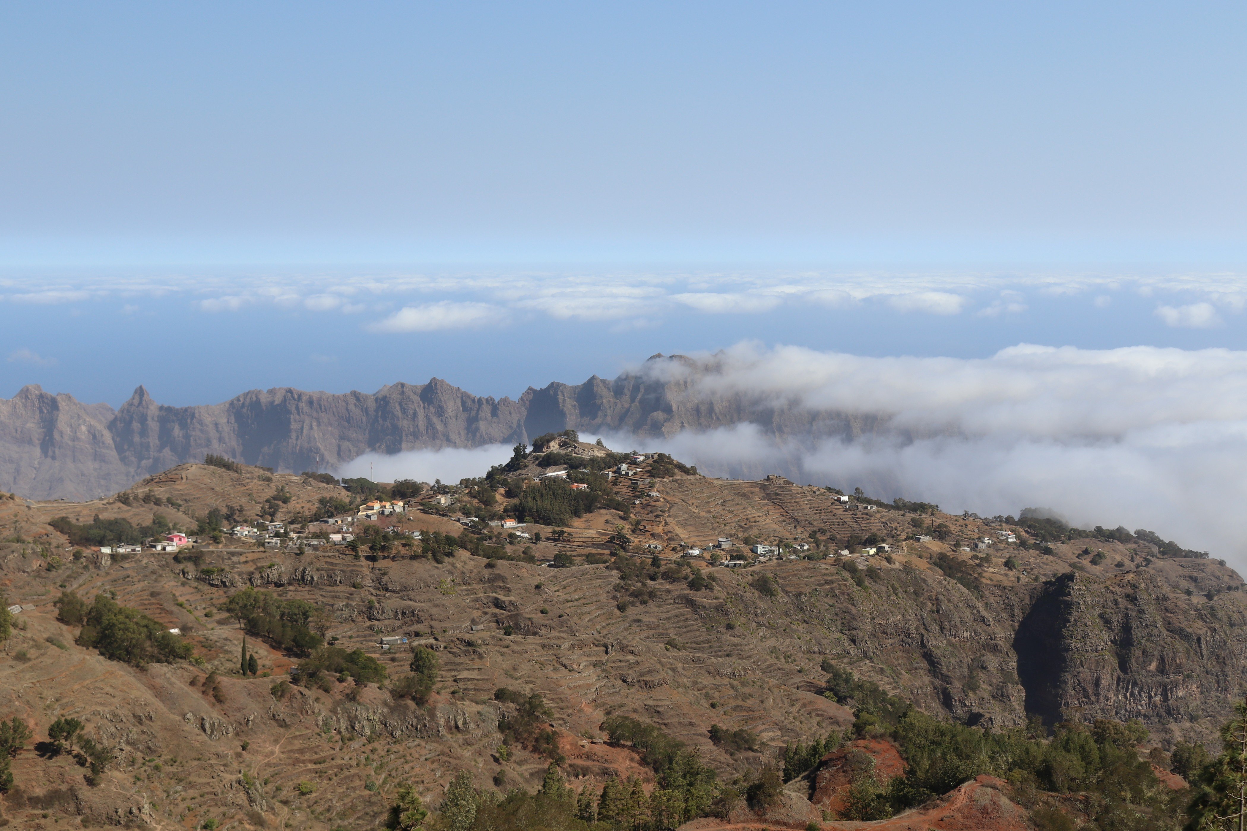Die vollständige Durchquerung von Santo Antão - J10 Joao Afonso - Figueral - Pé d'Fruta - Ribeira da Torre - J10 Joao Afonso - Figueral - Pé D Fruta - Ribeira da Torre