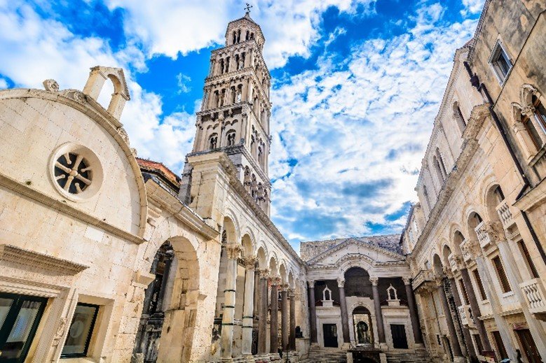 Viver a Croácia - Split (UNESCO) - pernoite na baía de Split - Split