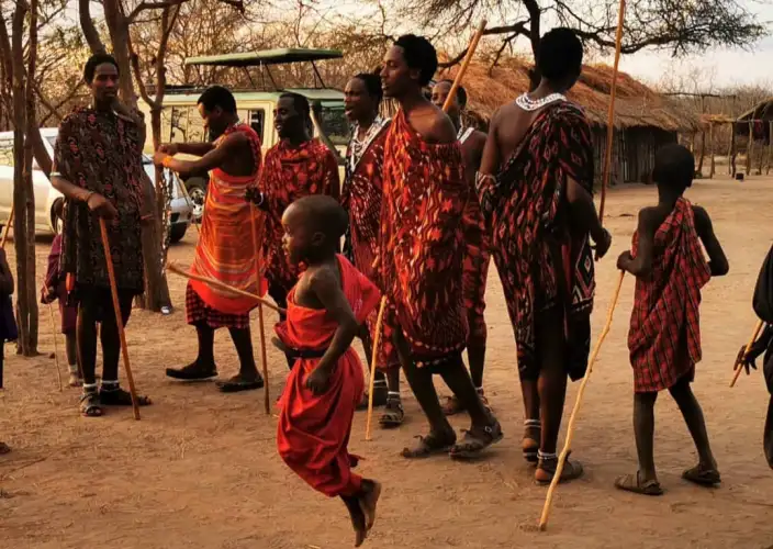 Safari à Mikumi en 2 jours — En train et par la route - Dar es Salam | Morogoro | Mikumi | Visite des Massaïs - Photo du jour