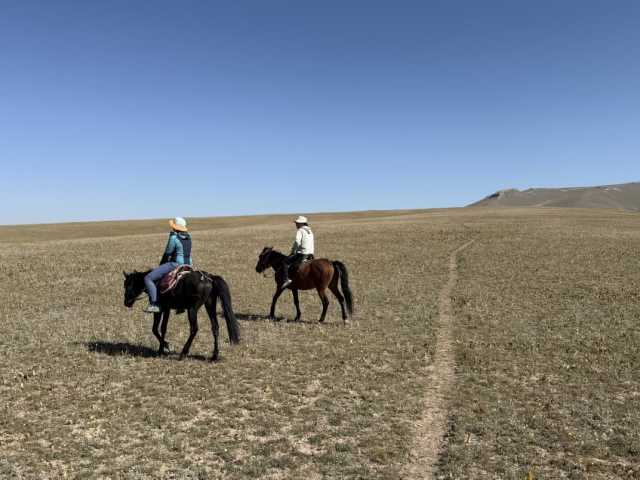 Passeio a cavalo sob medida no Quirguistão – Montanhas Celestiais