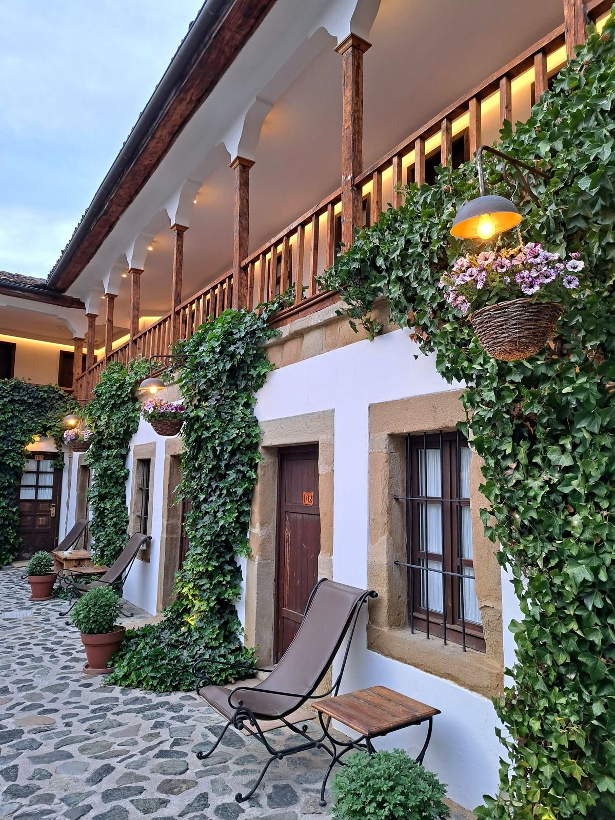 Albânia com todos os sentidos, uma viagem única para todos - Korça e Voskopoja: Cultura e História Esquecida - Foto do dia