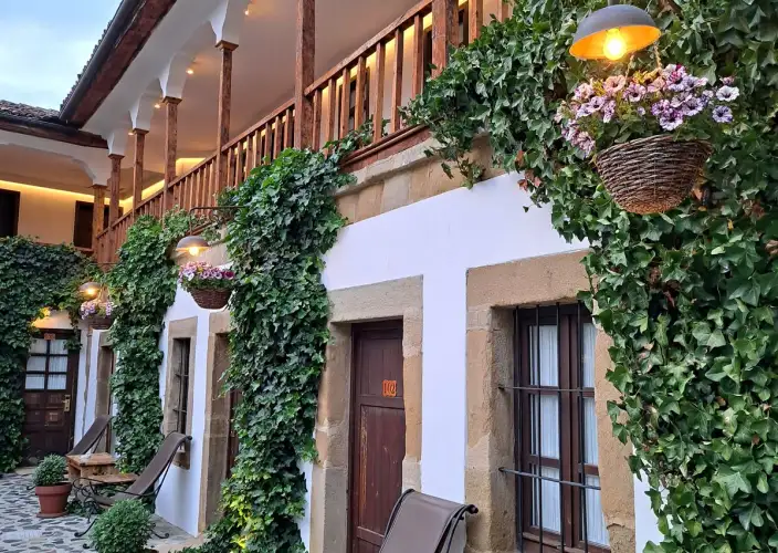 Albânia com todos os sentidos, uma viagem única para todos - Korça e Voskopoja: Cultura e História Esquecida - Foto do dia