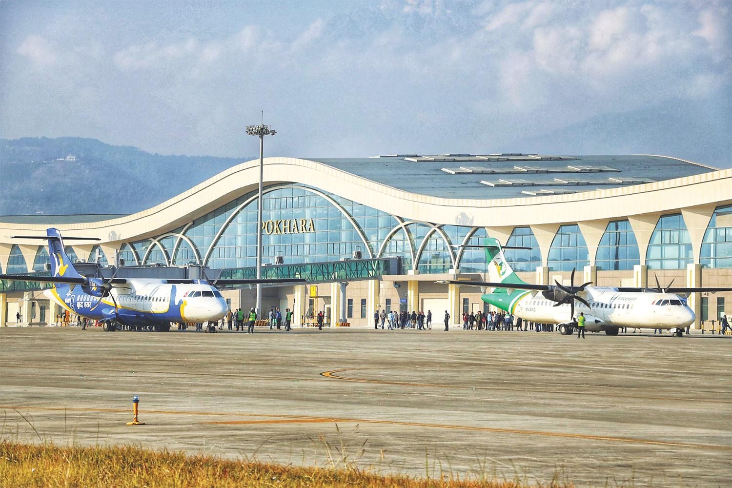 Gesichter Nepals - Pokhara: Stadt der Seen & majestätische Bergkette - airport