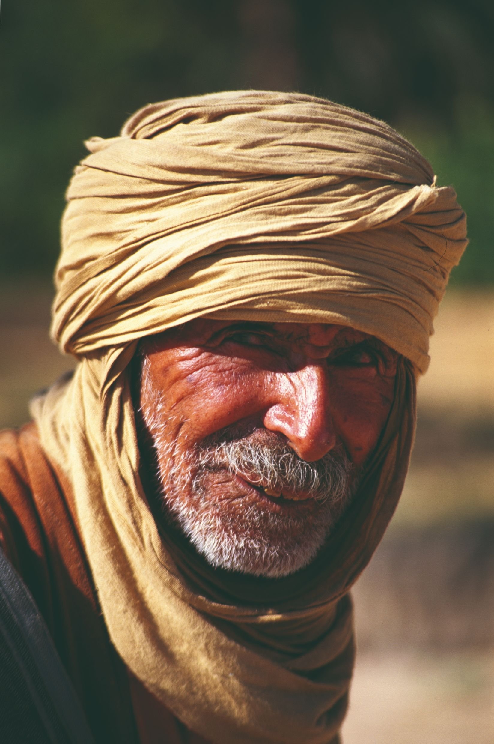 La caravana bereber - ERG ZAHAR (Las Dunas Aulladoras) ------ Erg Lhdaibat (4h-6h de caminata) - ERG ZAHAR (Les dunes Hurlant) ------Erg Lhdaibat (4h-6h de marche)