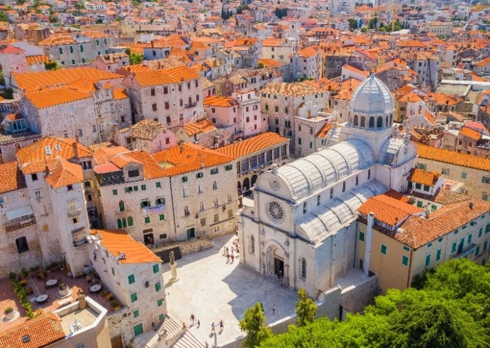 Vivre la Croatie - Šibenik (UNESCO) et Trogir (UNESCO) - nuitée dans la baie de Split - Šibenik