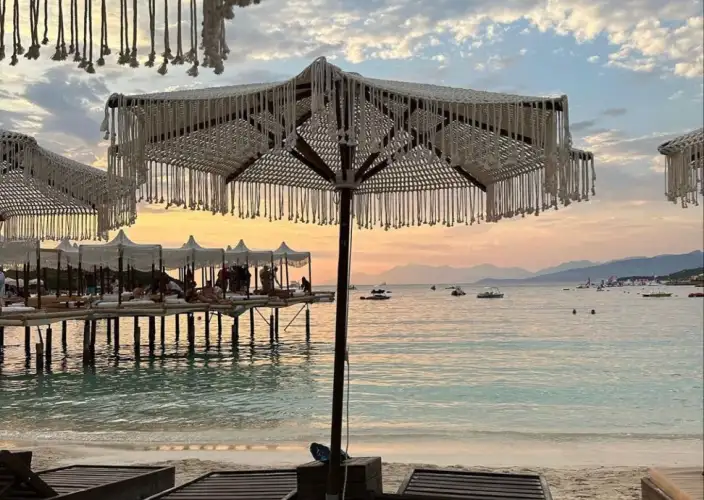 Albânia com todos os sentidos, uma viagem única para todos - Águas cristalinas e momentos relaxantes na Riviera - Foto do dia