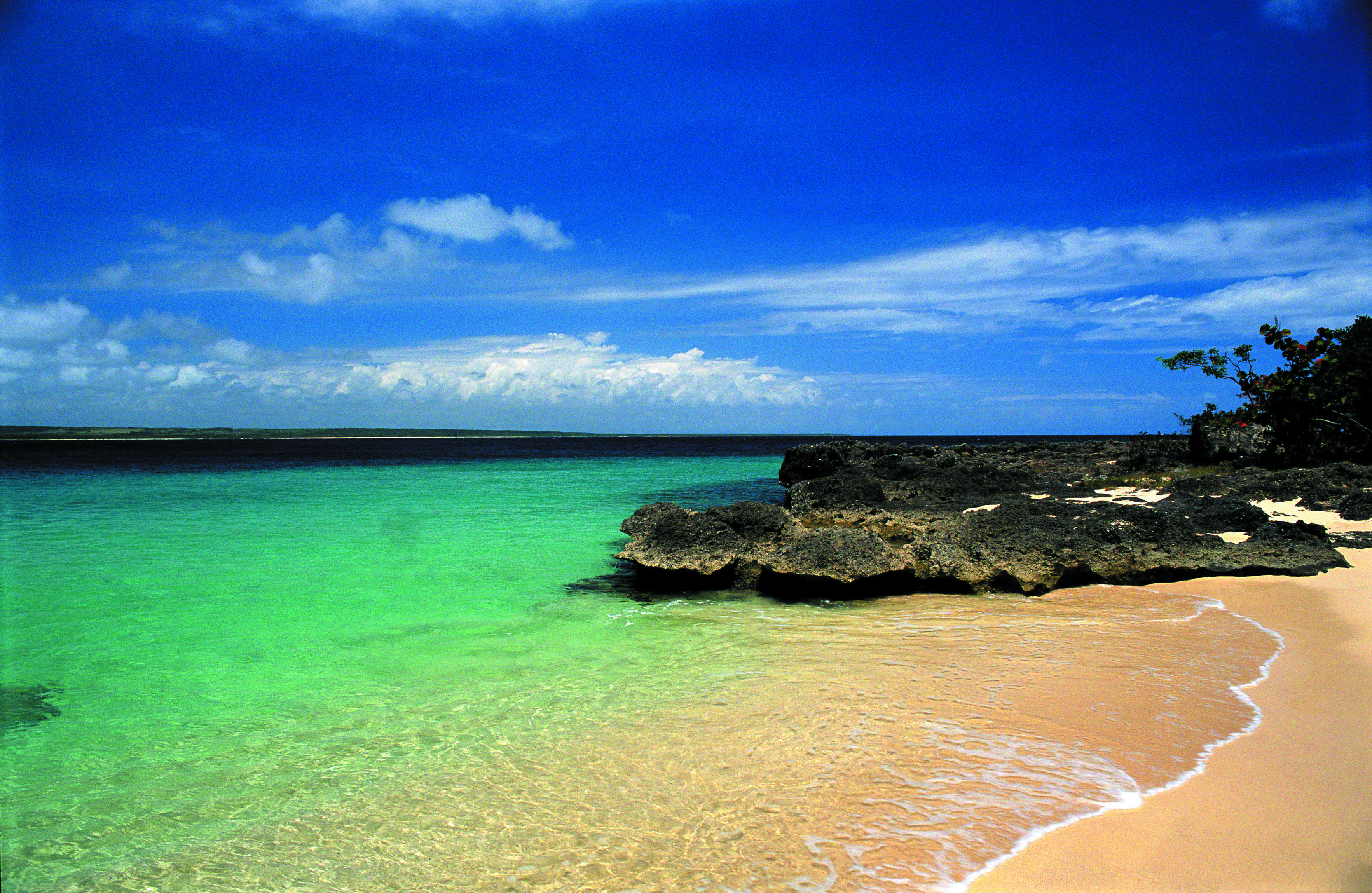Cuba: overzicht - De paradijselijke stranden van Jardines del Rey - Les plages paradisiaques des Jardines del Rey