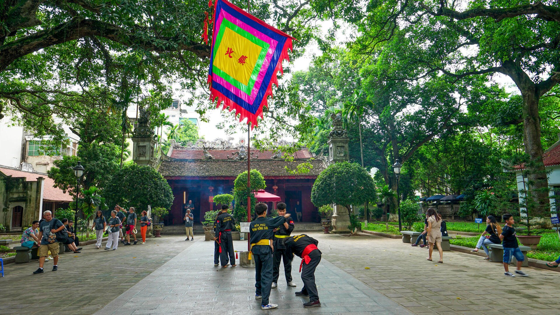 Voyage à moto au Vietnam en 15 jours : 1 568 km en Royal Enfield Himalayan ou Scram 411 cc. - Jour 15 : Hanoï, départ - Jour 15 : Hanoi, Départ