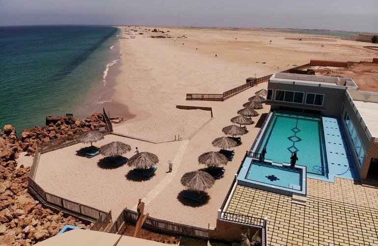 Fuga in Oman - Avventura tra le maestose montagne, il deserto e il mare dell'Oman - WAHIBA SANDS – BEDUINI-SUR-COSTRUZIONE DI DHOW – RAS AL JINZ - TARTARUGA - Foto del giorno