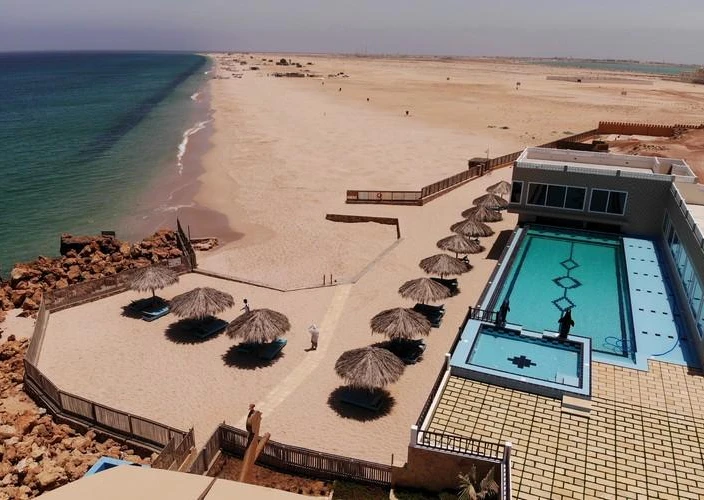 Escape para Omã - Aventurar-se pelas Majestosas Montanhas, Deserto e Mar de Omã - WAHIBA SANDS – CONSTRUÇÃO BEDUÍNA-SUR-DHOW – RAS AL JINZ - TARTARUGA - Foto do dia