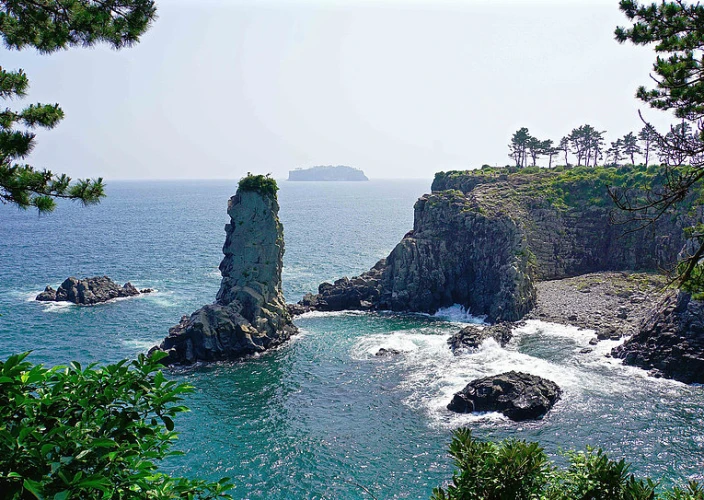 L’essence de la Corée : Séoul, Gyeongju, Busan et Jeju - Île de Jeju – Entre falaises volcaniques et sanctuaires paisibles à Jungmun - Photo du jour