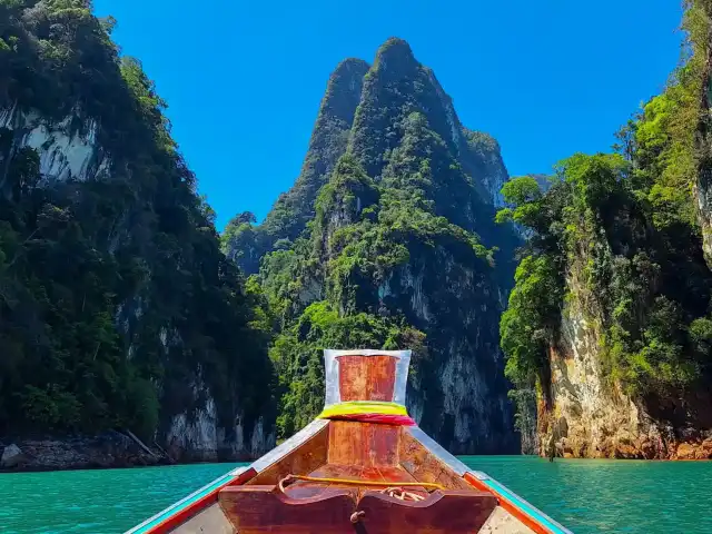 Découverte de Bangkok et de ses alentours, puis direction le sud du pays, de Khao Sok à Krabi