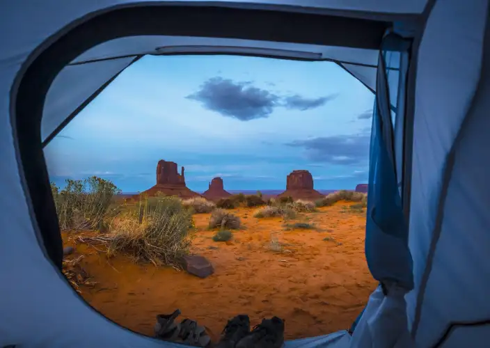 Camping in the iconic parks of the USA - The Wild West of Monument Valley - Photo of the day