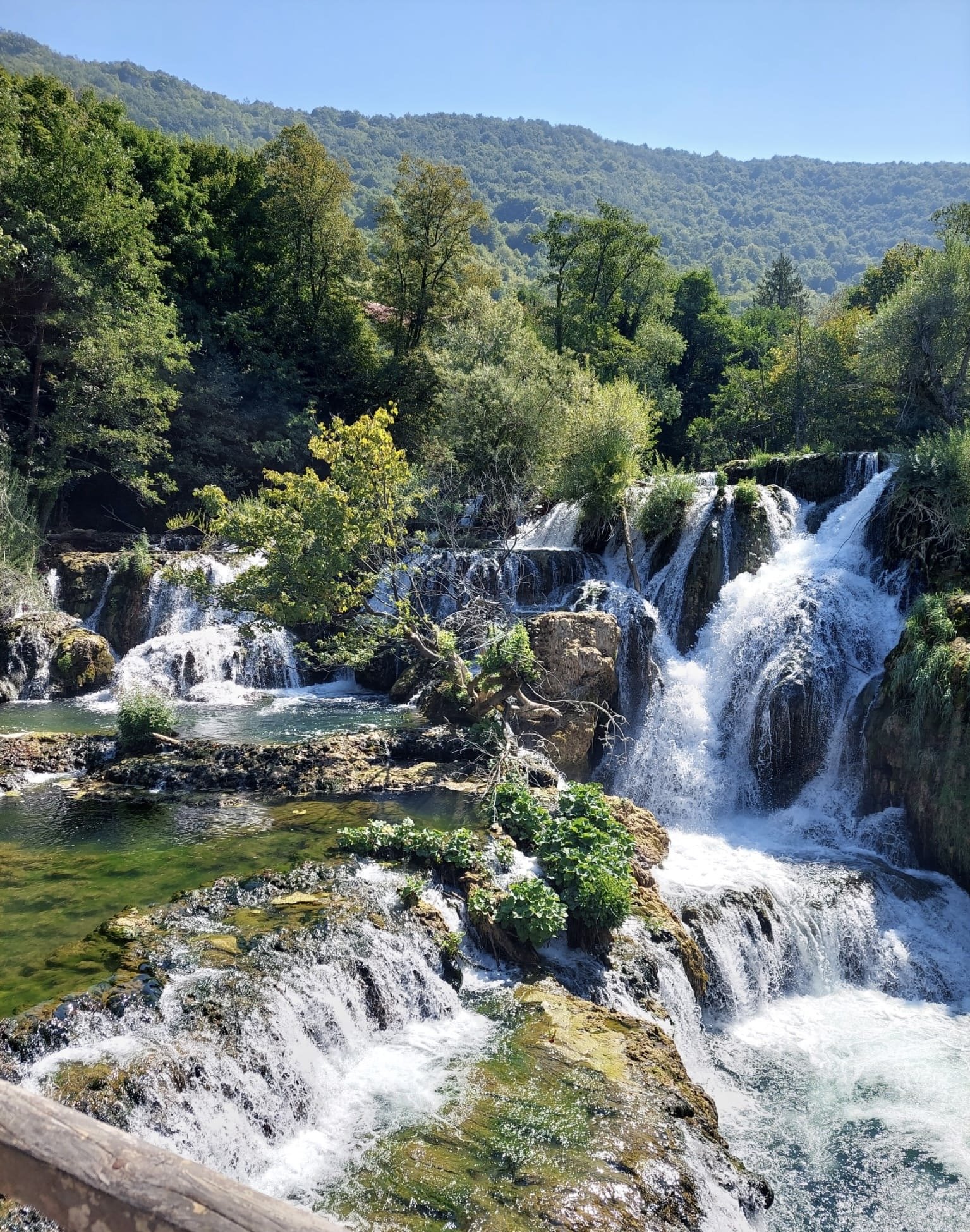 O Norte Escondido da Bósnia – Cascatas, Castelos & Tradições Gourmet - Parque Nacional Una: a Coroa Esmeralda da Bósnia - Foto do dia
