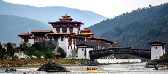 6 notti, 7 giorni di viaggio culturale in Bhutan.