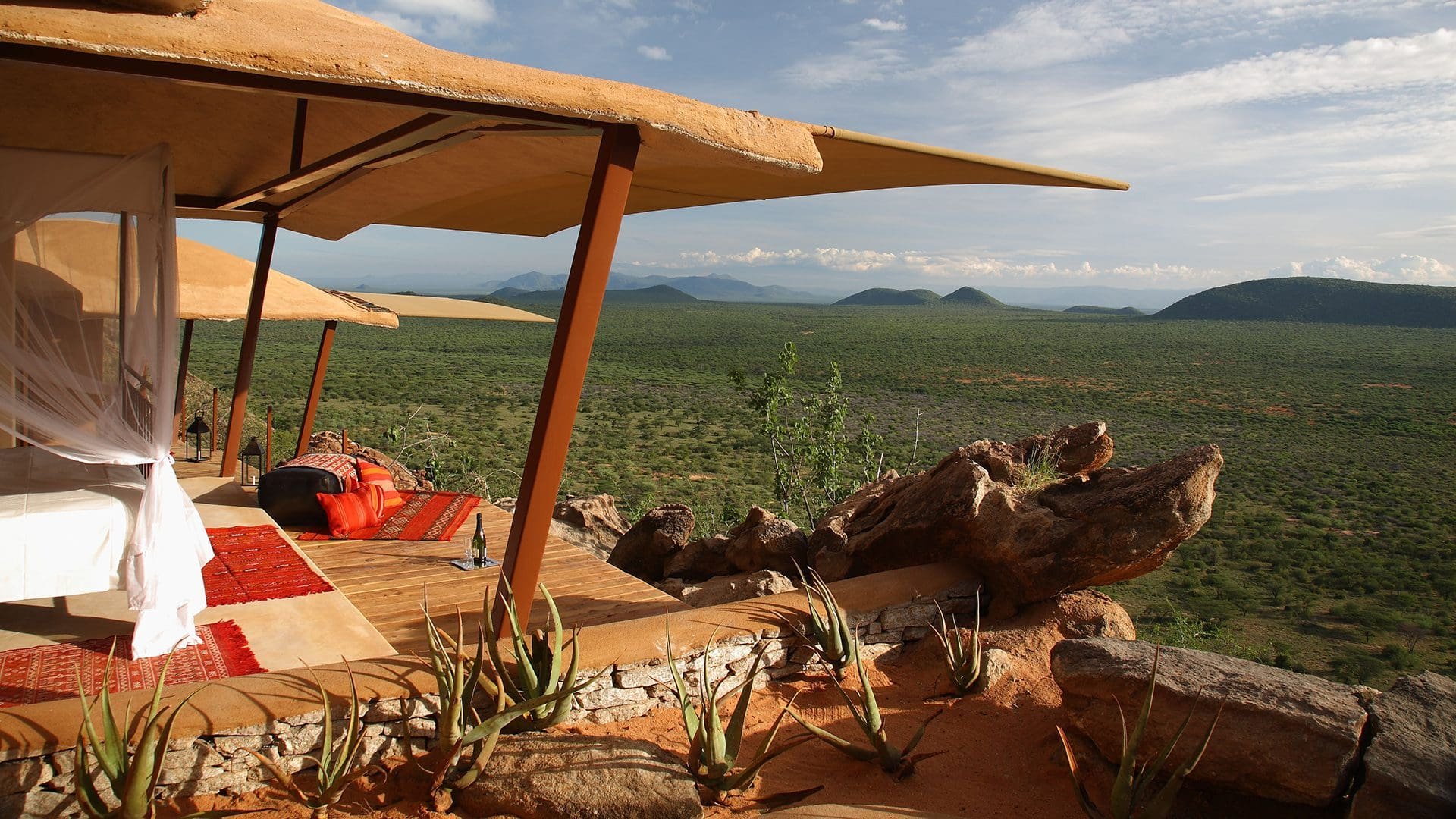 Safari de lujo en avión por Kenia - Vuela a Samburu – Comienza tu aventura de safari - Villa 3 over looking the wild