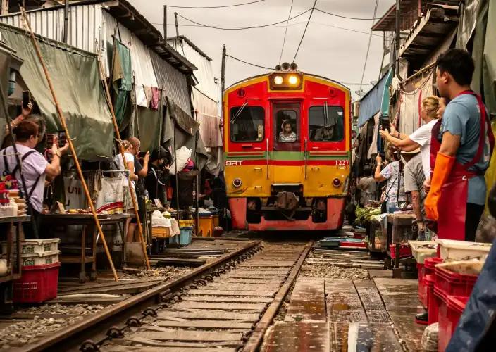 Thailand in 3B: Bangkok, beaches and bungalows - Train market, floating market and walk in the mangrove - Photo of the day