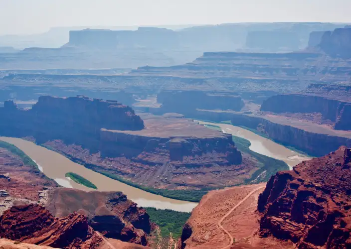 Camping in the iconic parks of the USA - Route to Canyonland - Photo of the day
