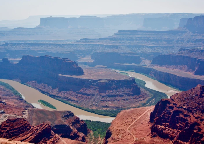 Camping dans les parcs emblématiques des USA - Route vers Canyonland - Photo du jour