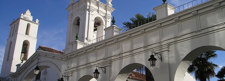 Voyage en Bolivie sauvage et naturelle. - Santa Cruz – Sucre (2750 m) - en avion - Santa Cruz – Sucre (2750 m)- en avion