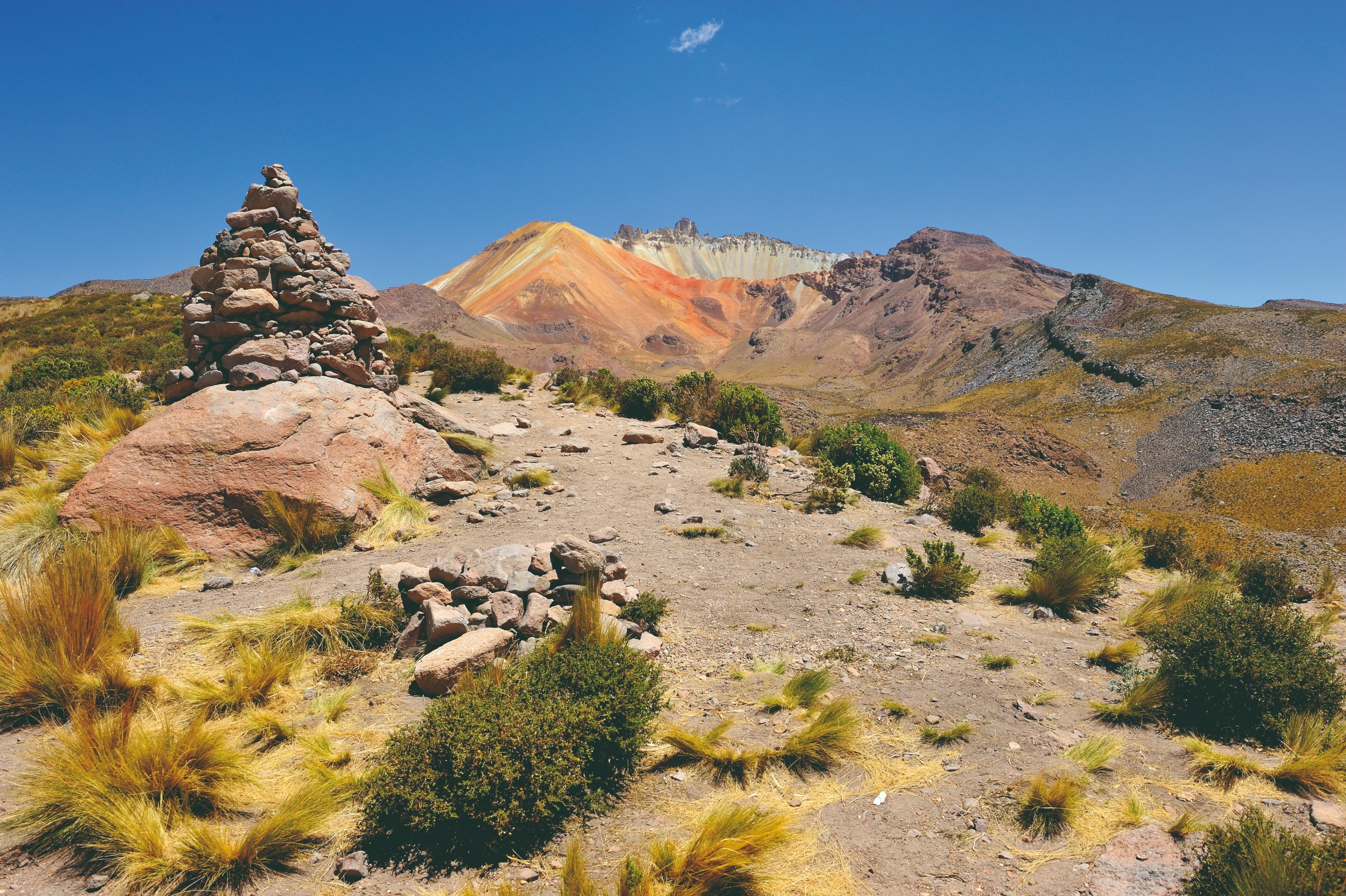 The great open spaces in Bolivia - Tahua - Coquesa - Hike to the Tunupa viewpoint - Tahua - Tahua - Coquesa - Randonnée au mirador du Tunupa - Tahua