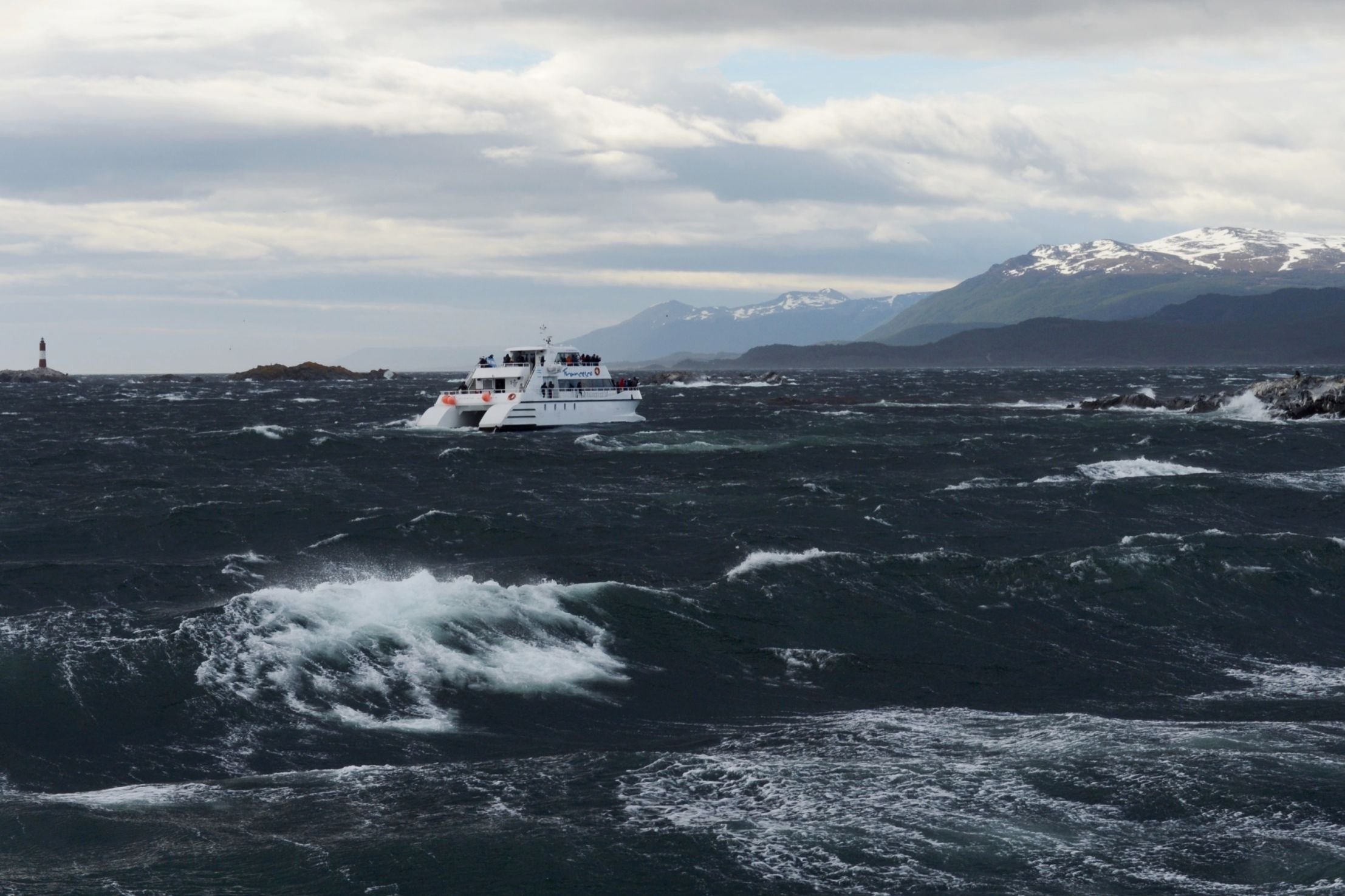Entdecken Sie Patagonien abseits der ausgetretenen Pfade. - Nationalpark Tierra del Fuego - Beagle-Kanal - Schifffahrt - Ushuaia - Parc national de Tierra del Fuego - Canal de Beagle - Navigation - Ushuaia