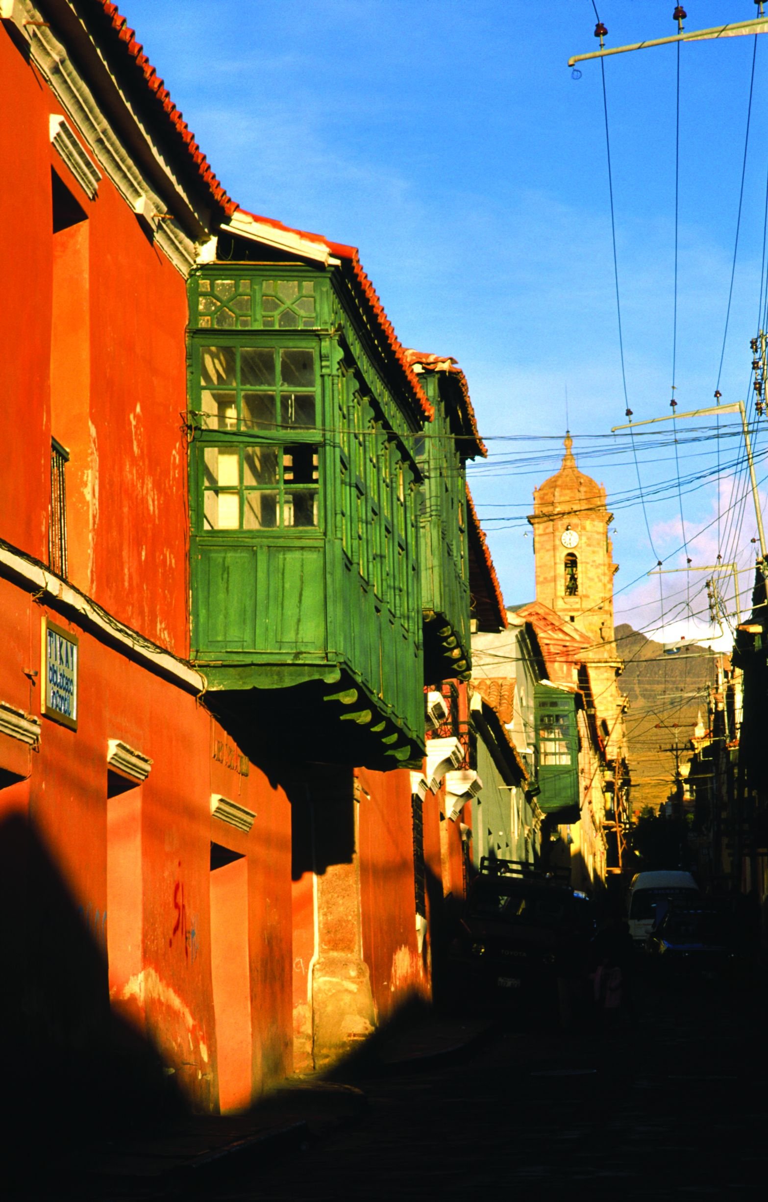 De Essentials - La Paz, luchthaven voor de terugvlucht. - La Paz aéroport pour le vol retour