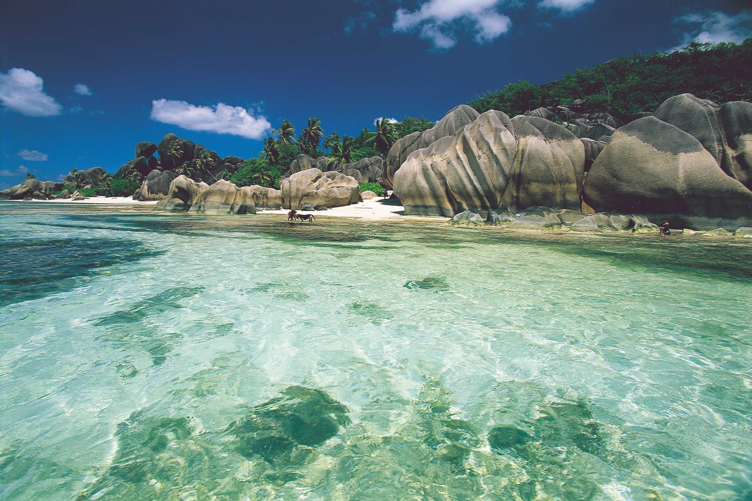 Drie luxe-eilanden, 8 dagen - 7 nachten - Nacht in La Digue - Relax Luxury Lodge - 4-sterrenhotel (Deluxe Suite tweepersoonskamer) - Nuit à La Digue - Relax Luxury Lodge - Hôtel 4 étoiles ( chambre double Deluxe Suite)