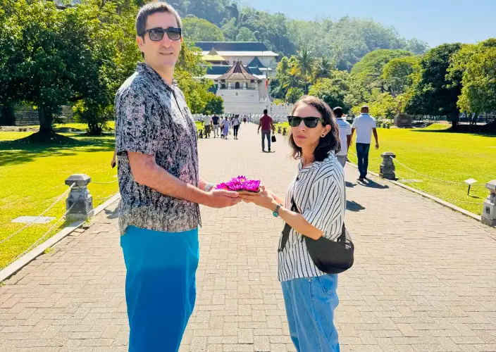 Esplora la Mitica Ceylon - Giardini di Peradeniya - Tempio del Dente - Città di Kandy - Foto del giorno