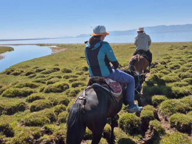 Circuito personalizado pelos mais belos lagos do Quirguistão