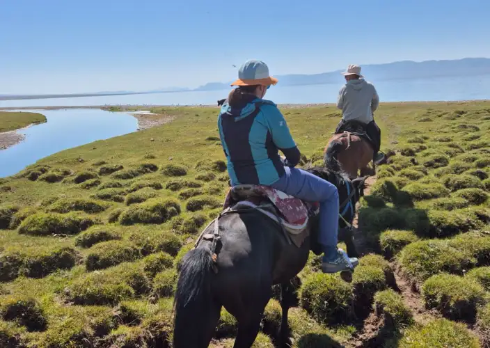 Circuito personalizzato dei laghi più belli del Kirghizistan - KILEMCHE – SON KOL (TREKKING A CAVALLO) - Foto del giorno