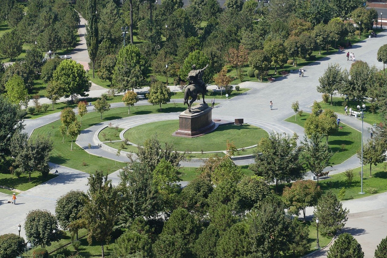 OP HET SPOOR VAN MARCO POLO - Parijs - Istanboel - Ourguentch - Paris - Istanbul - Ourguentch