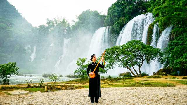 Viaggio in moto in Vietnam attraverso l'anello di Ha Giang in 12 giorni: 1 360 km su Royal Enfield Himalayan o Scram 411 cc.