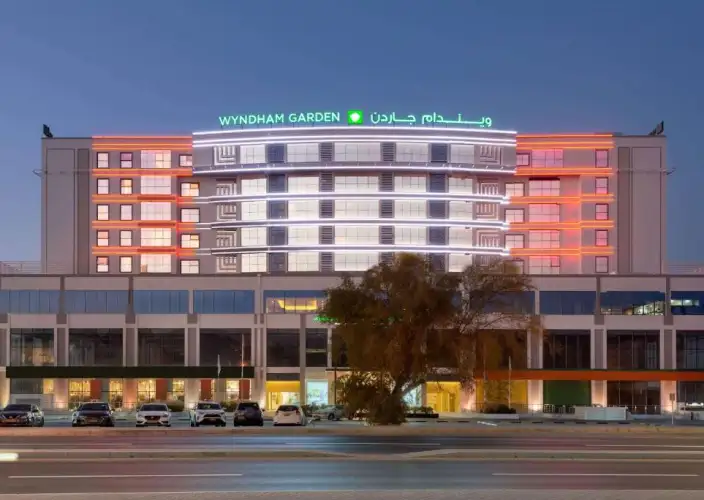 Fuga in Oman - Avventura tra le maestose montagne, il deserto e il mare dell'Oman - Arrivo a Muscat - Benvenuto e trasferimento in hotel - Foto del giorno