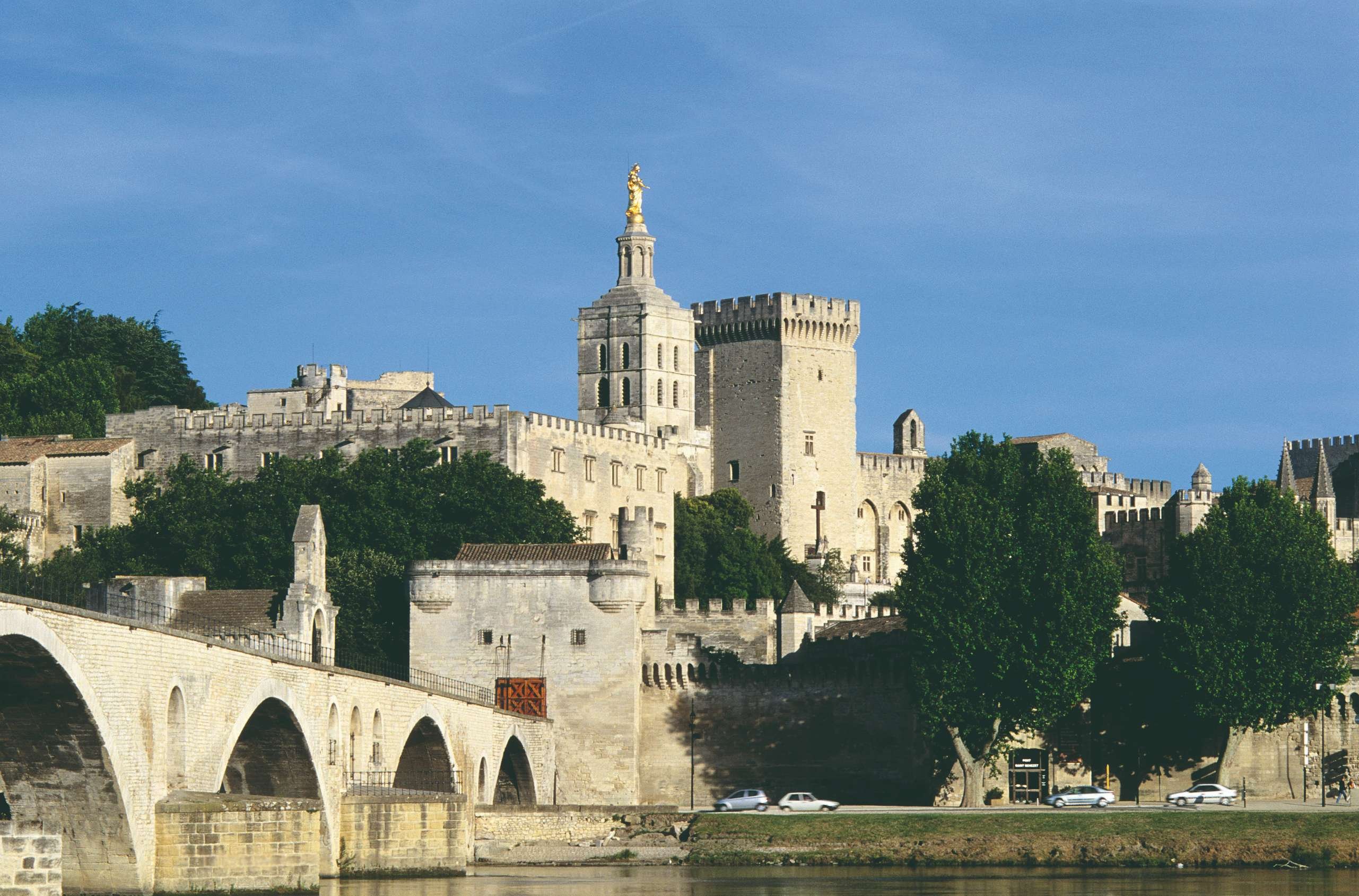 Las Alpilles, el encanto de lo auténtico. - Opcional: un día adicional en Aviñón. - En option - Une journée supplémentaire à Avignon