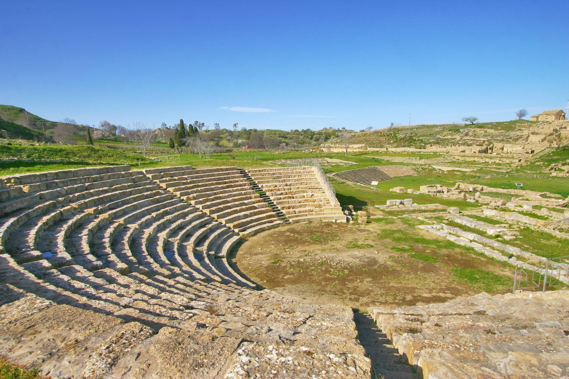 Grote tour en windturbines - Onderdompeling in het binnenland van Sicilië - Immersion dans les terres de la Sicile Intérieur