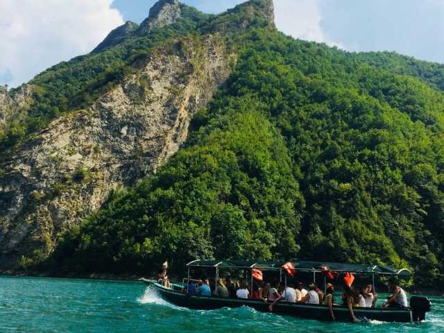 À travers les Balkans : canyons, royaumes et côtes