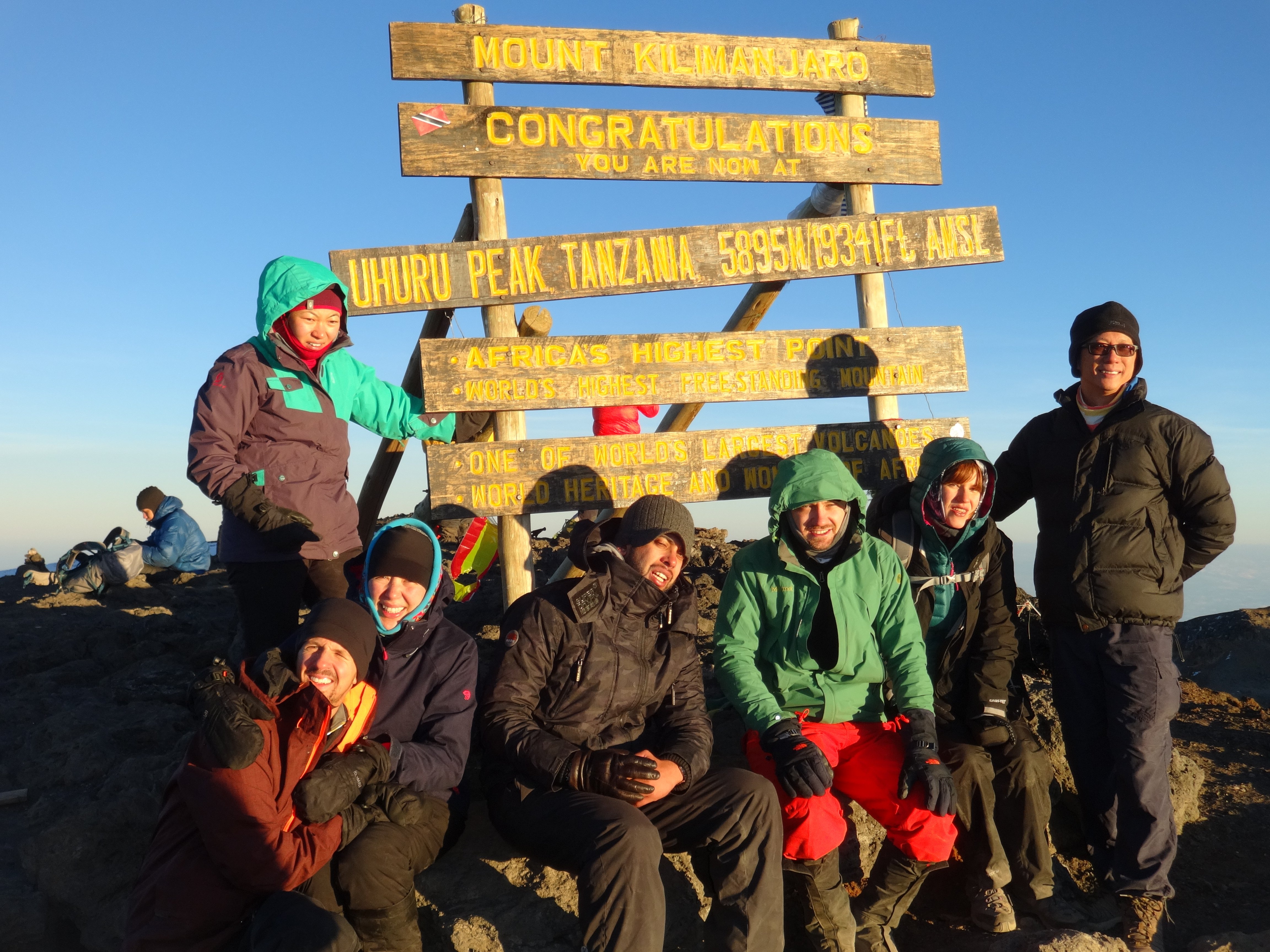 6 Días de Ascenso al Monte Kilimanjaro Ruta Marangu - Kibo Hut (4,700 m) – Uhuru Peak (5,895 m) – Horombo Hut (3,700 m) - Foto del día