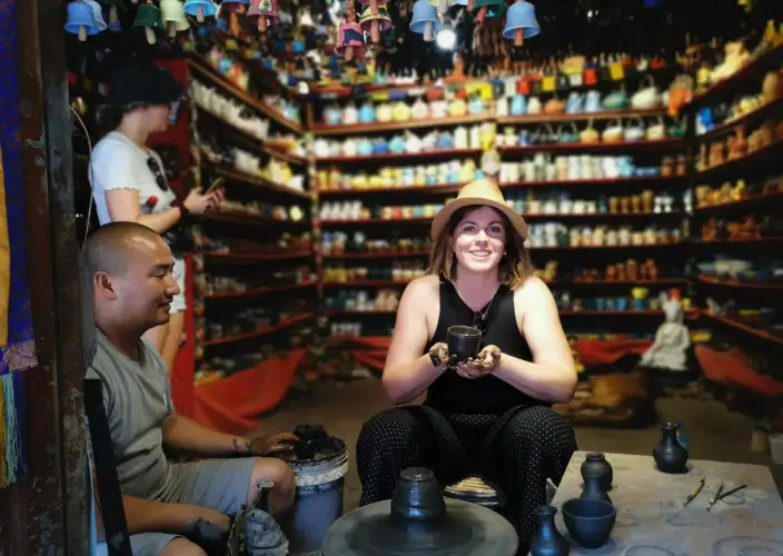 Gesichter Nepals - Antike Zivilisation der Malla-Könige - Pottery