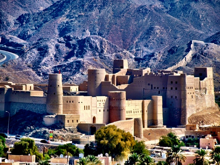 Gemme dell'Oman - Parti dal deserto e raggiungi la storica città di Nizwa. - 16th Century Nizwa Fort